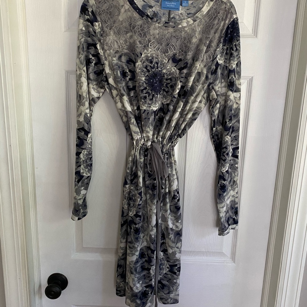 Simply Vera, Vera Wang Dress (Medium)
